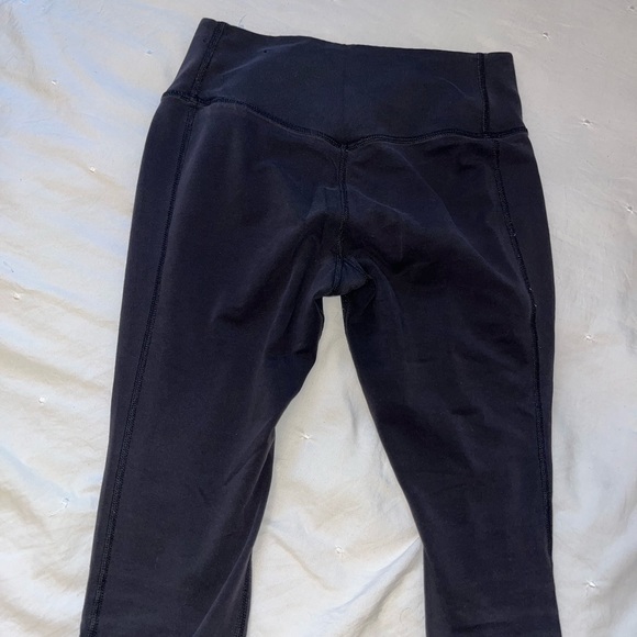 Mid-rise Nike Capris in Black - Picture 5 of 6